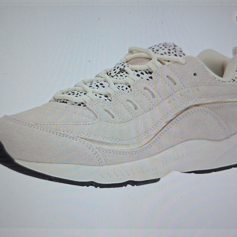 Easy Spirit Beige Suede Sneakers (#17)